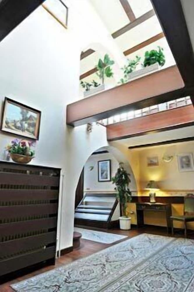 HOTEL BARBAKAN 2/38