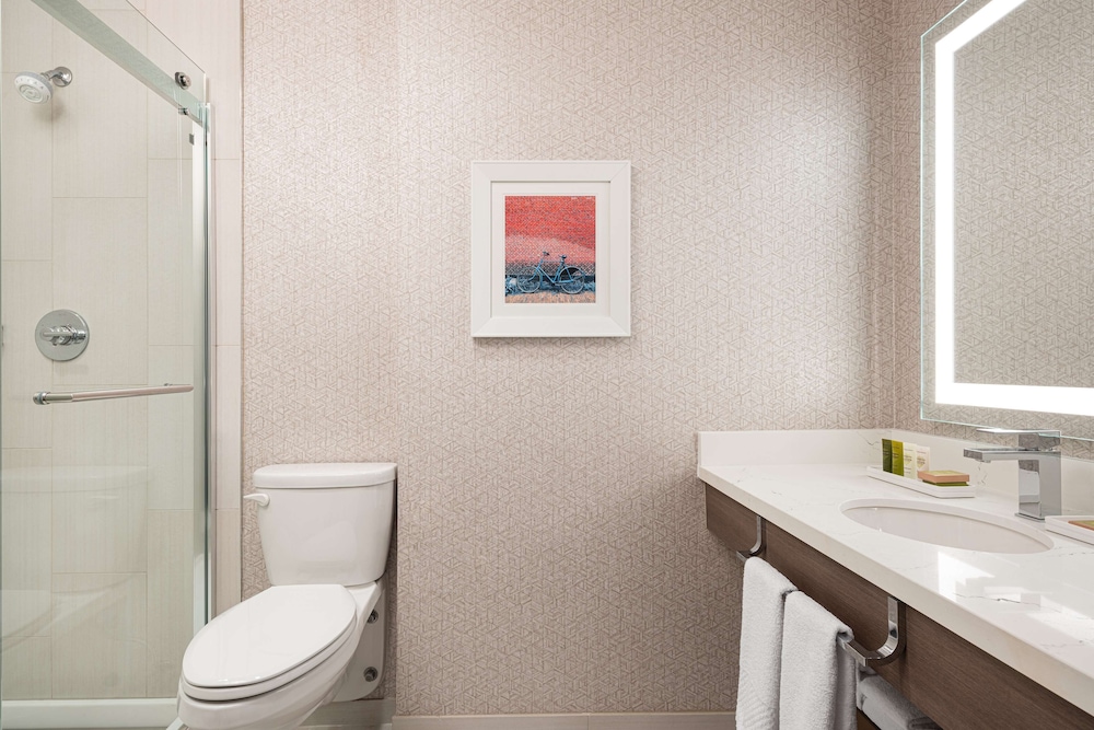 Coast Seattle Downtown Hotel by APA 50/50