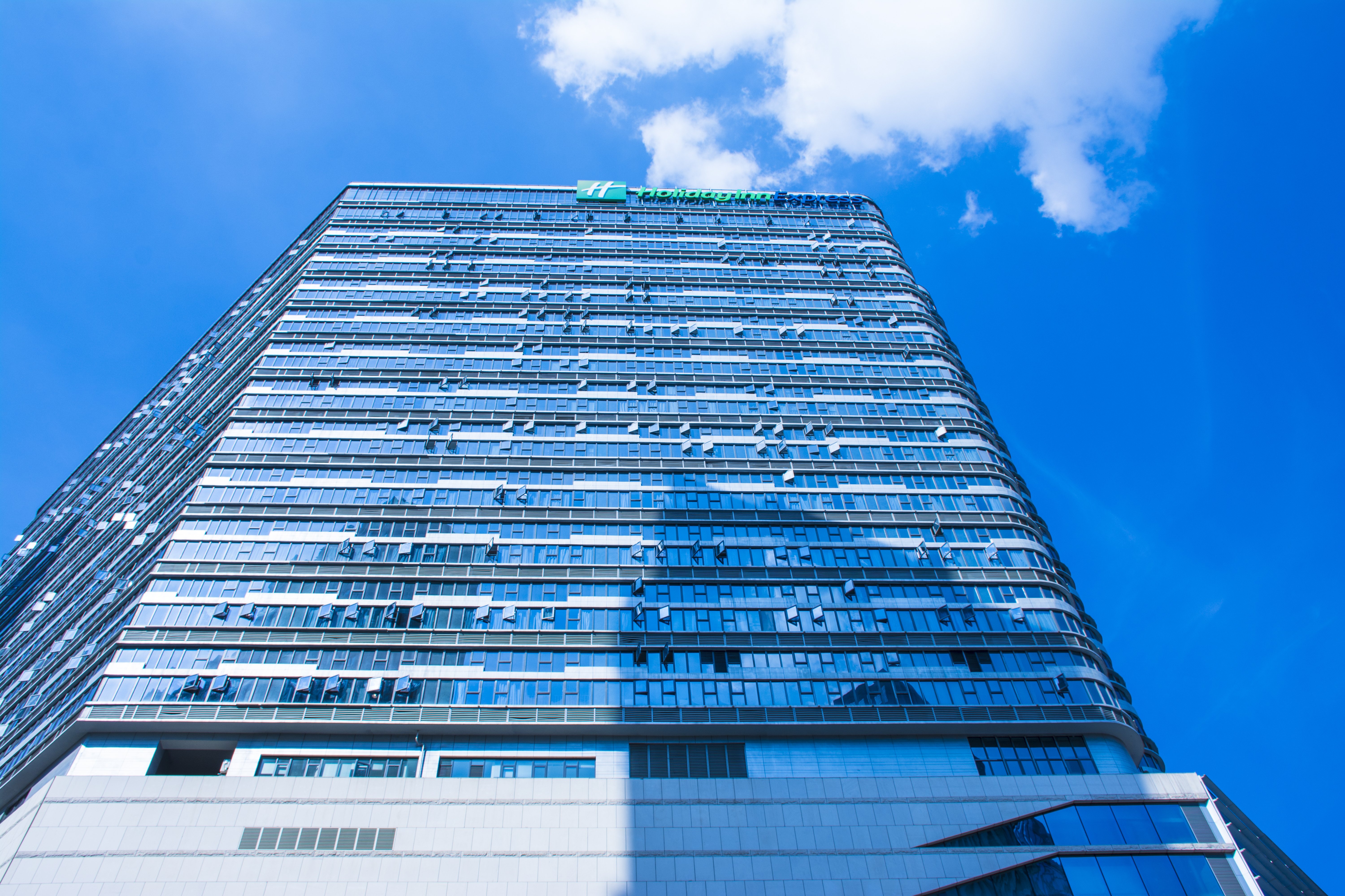 Holiday Inn Express Wuhan Optical Valley 3/63