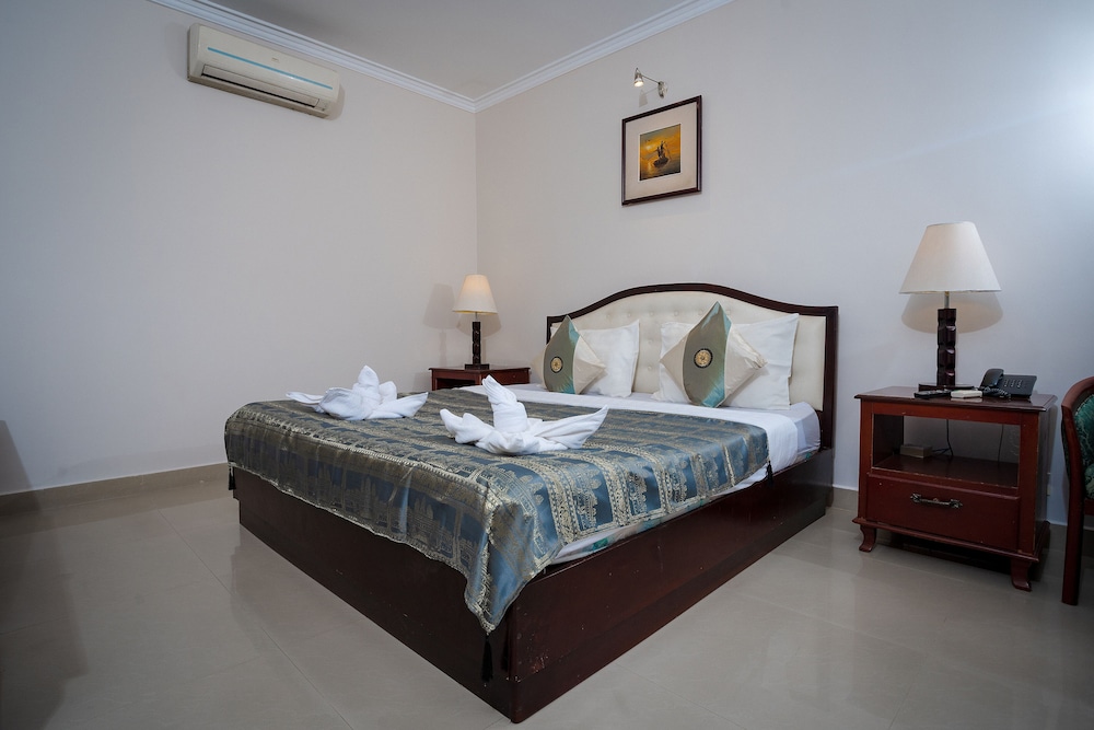 Silver Mounts Hotel 17/69