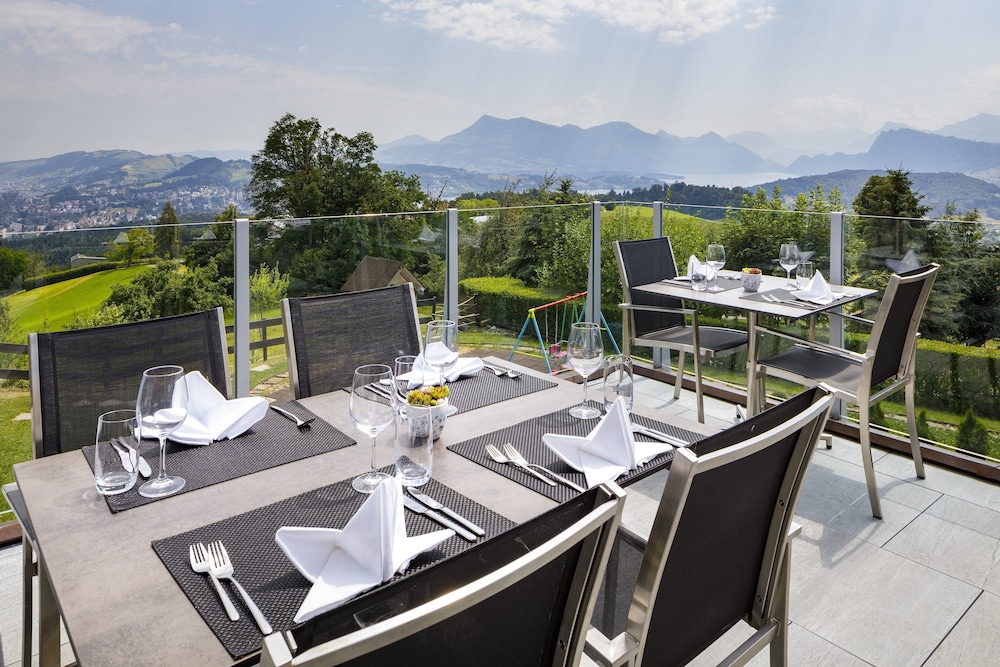 Hotel Sonnenberg 14/33