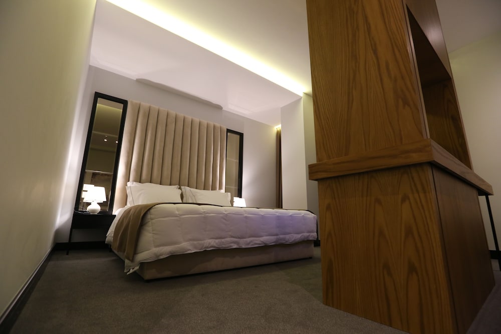Delta Hotel 20/48