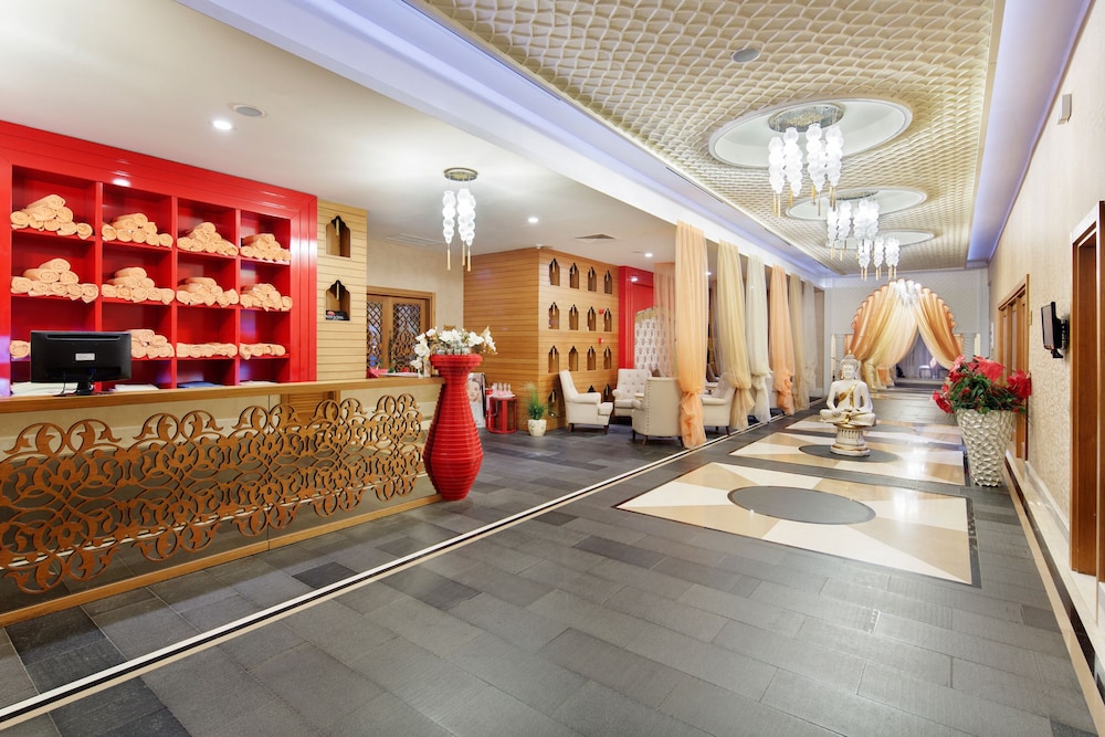 Diamond Excellence Resort & Spa 10/65
