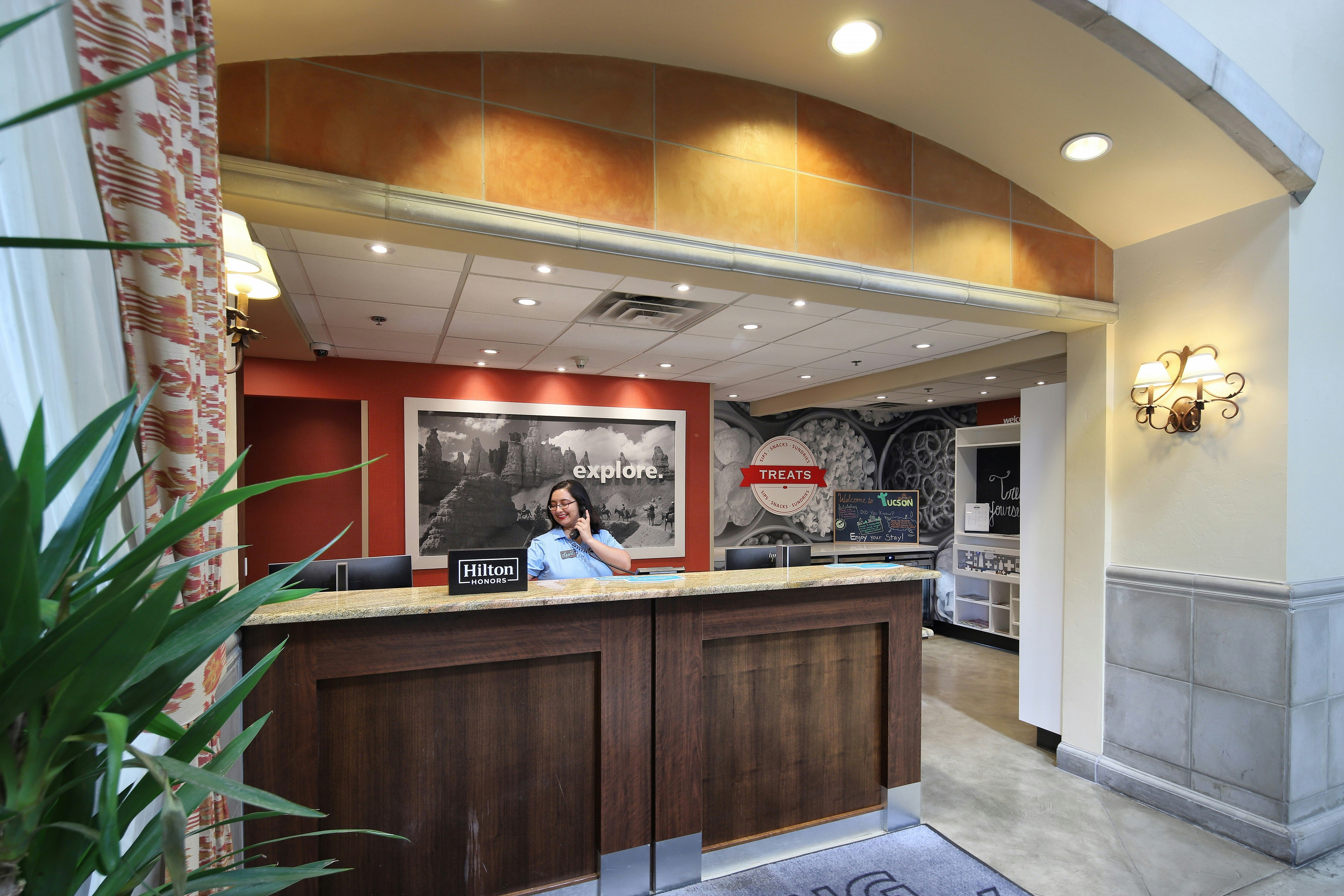 Hampton Inn and Suites Tucson Mall 8/62