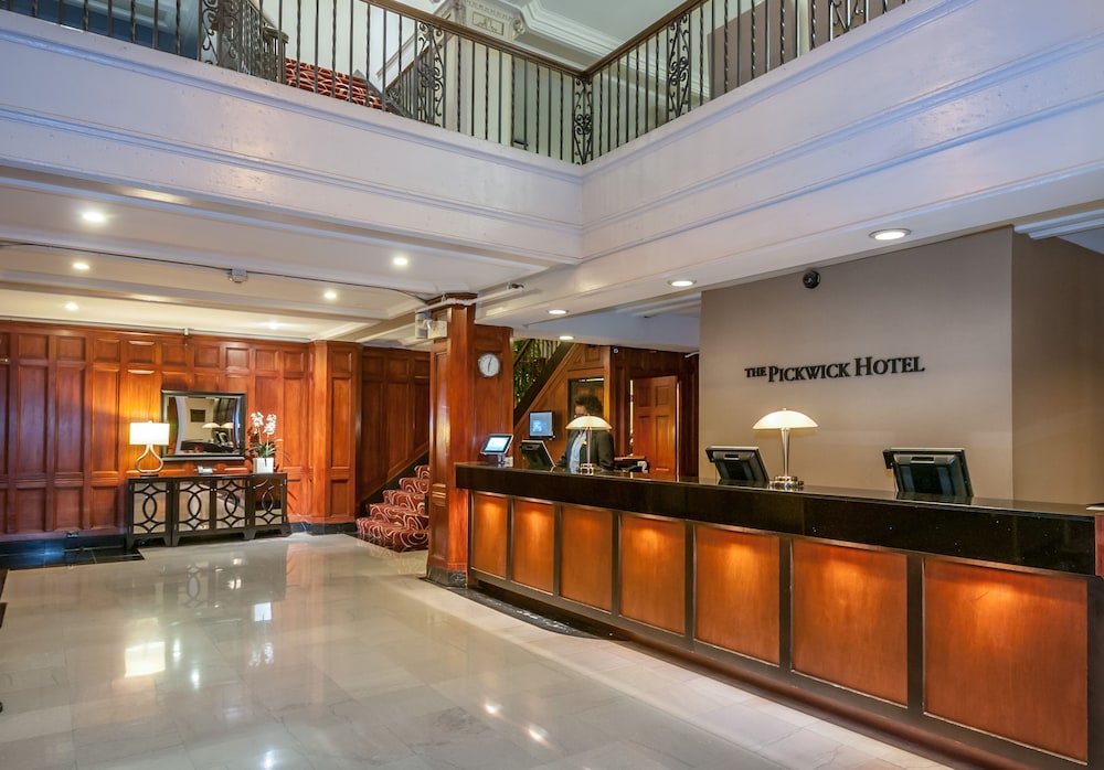 The Pickwick Hotel 12/62
