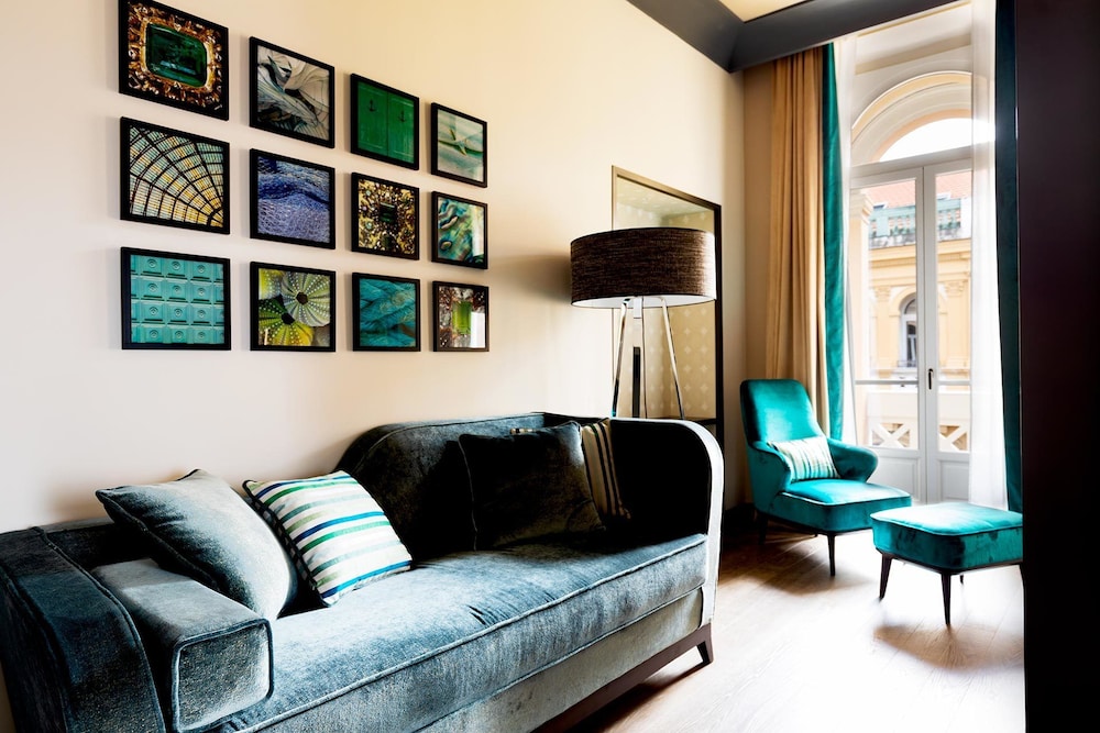 Amadomus Luxury Suites 30/46
