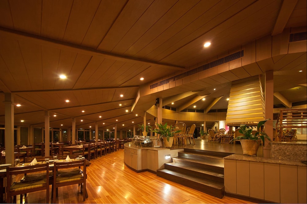 FISH TAIL LODGE 23/50