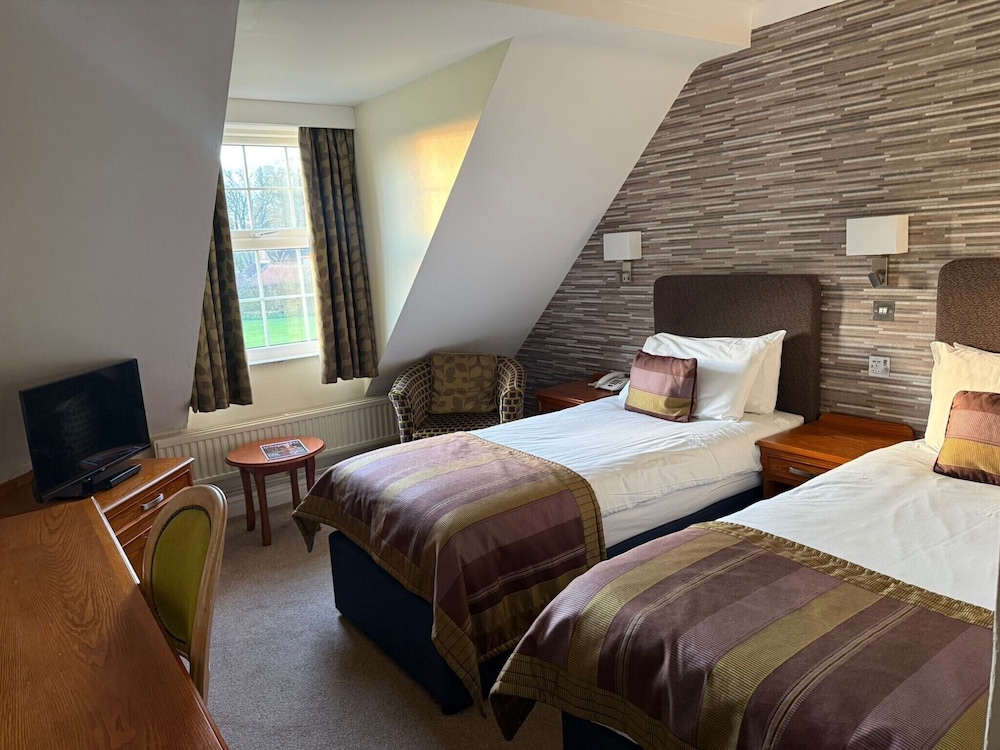 Standard, Twin Beds