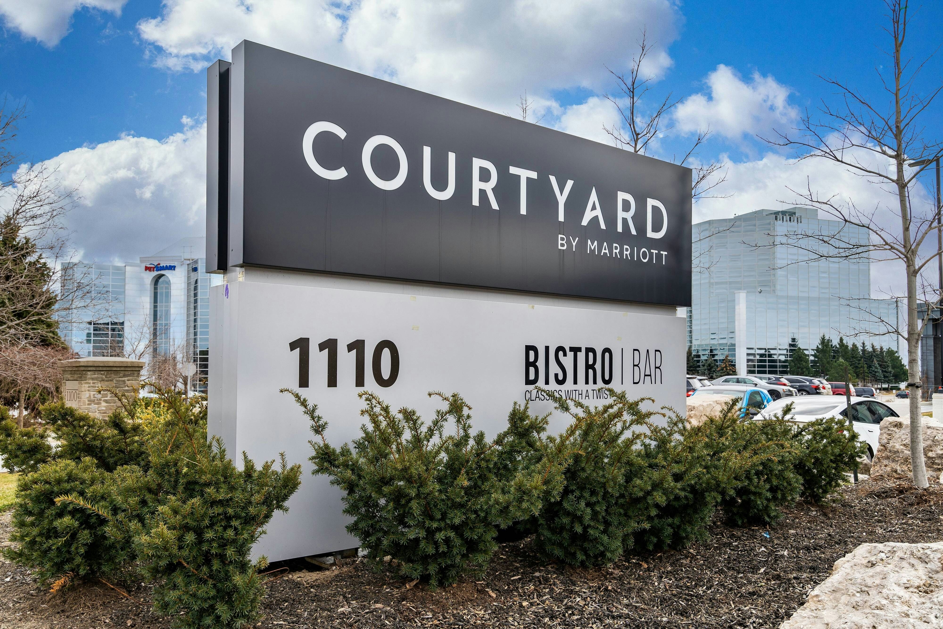 Courtyard By Marriott Burlington 4/47