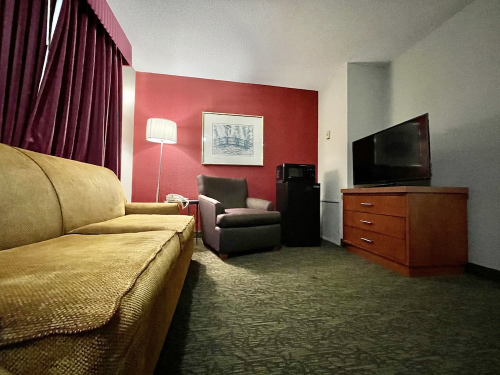 FairBridge Inn & Suites Fort Wayne 17/52