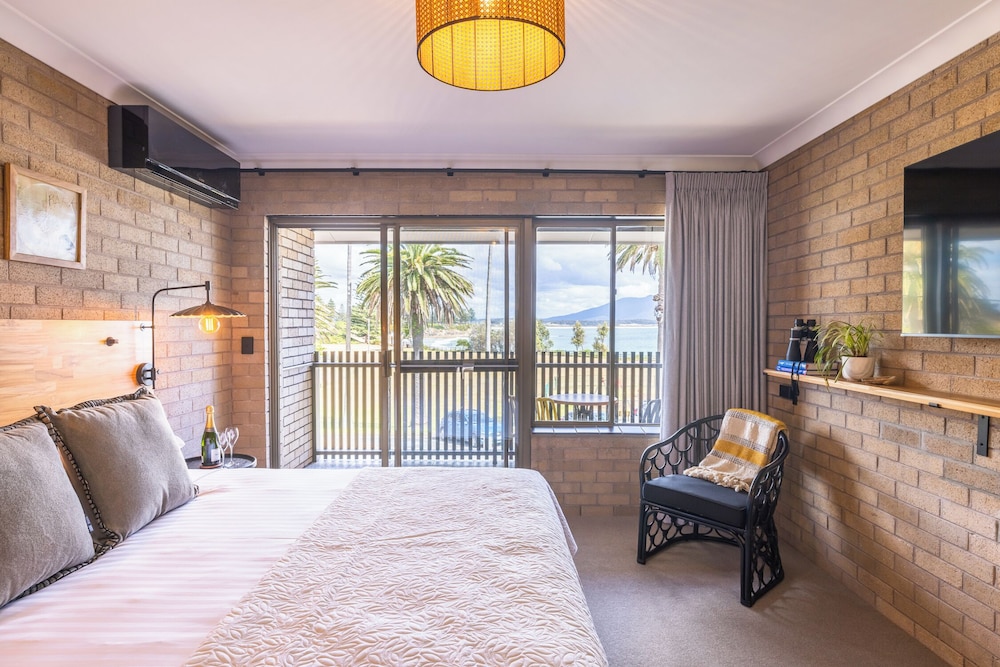 Motel, King Bed, Ocean View