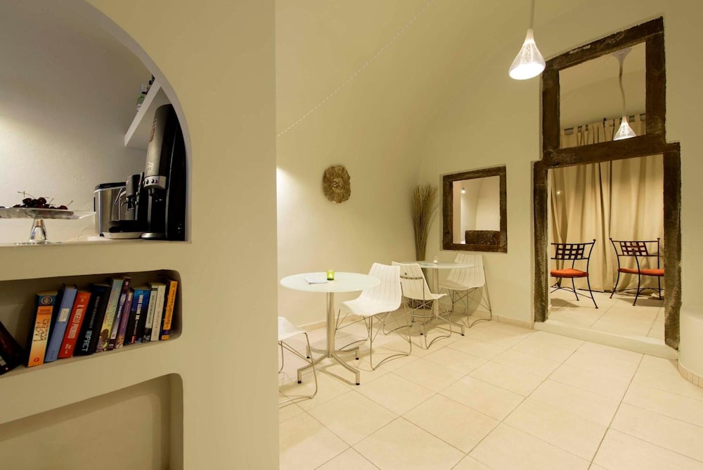 GORGONA VILLAS 6/35