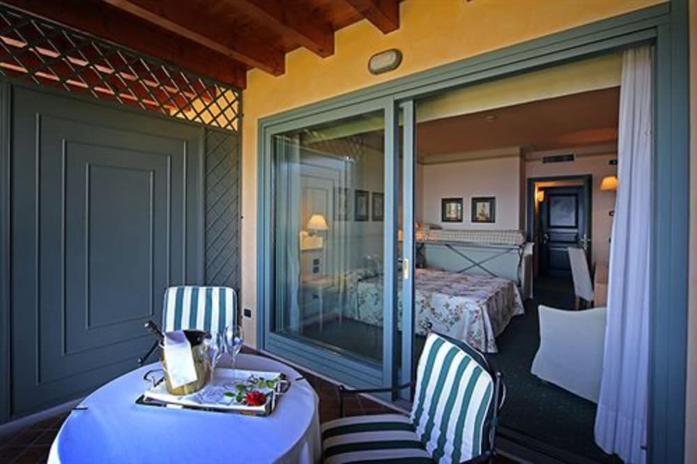 Relais Mirabella 12/45