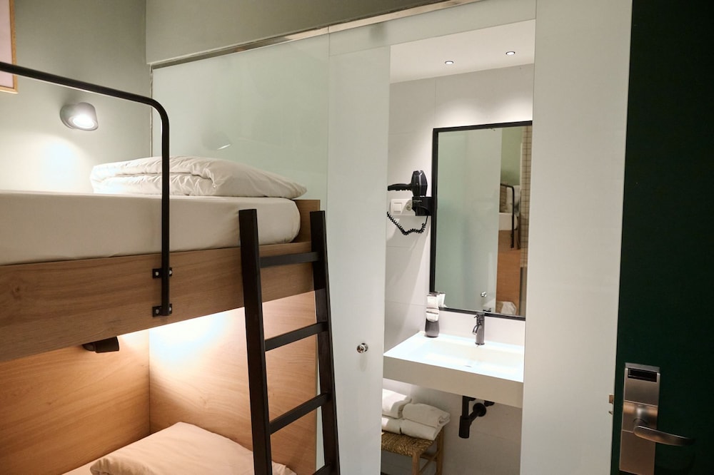 Room, Bunk Bed, No Window، Hotel TOC Hotel Las Ramblas 4/5