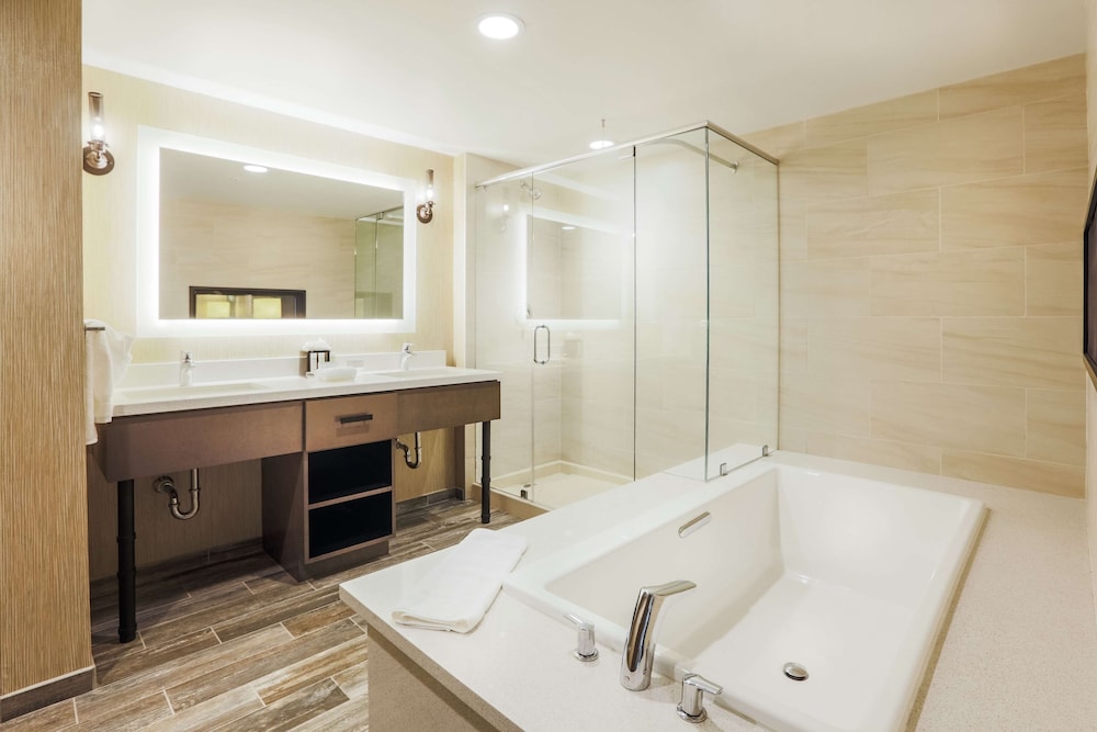 Charleston, Suite, King Bed، HOMEWOOD SUITES BY HILTON CHARLESTON HISTORIC DISTRICT 2/2