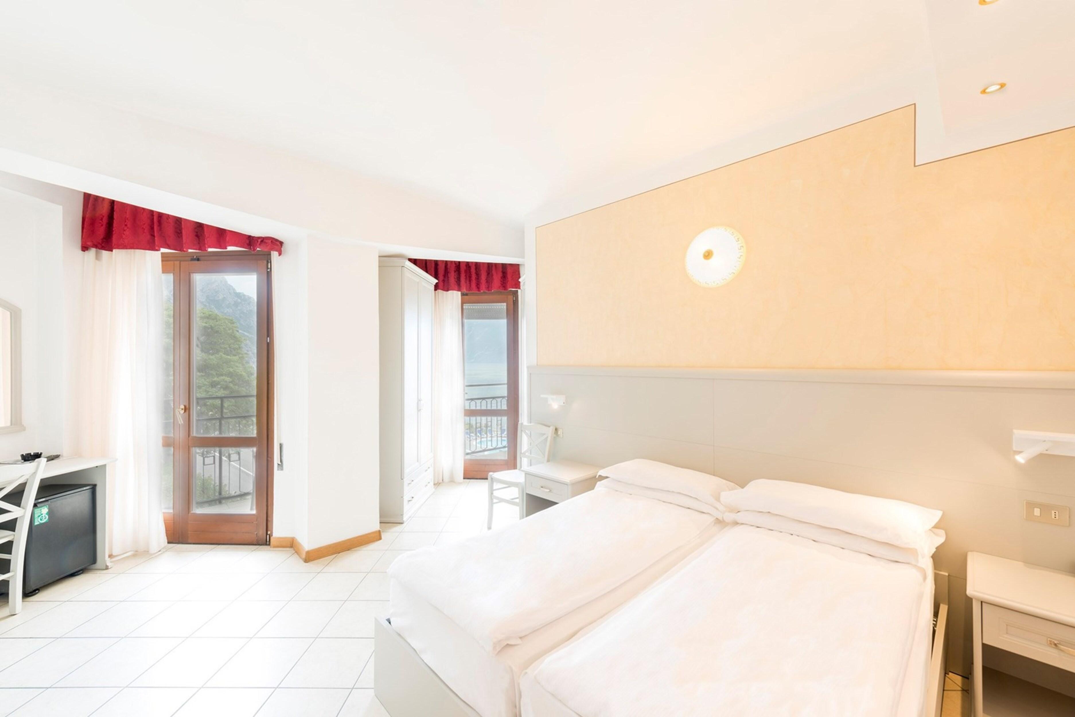 Superior, Double Bed, Lake View, Balcony