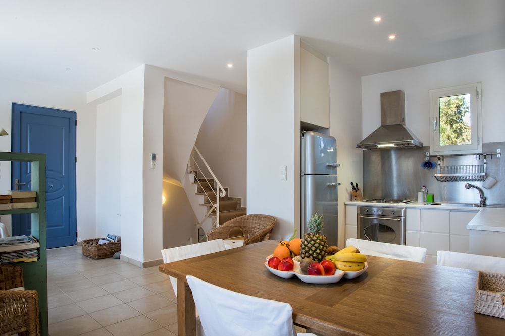 Neapoli Villas 13/37