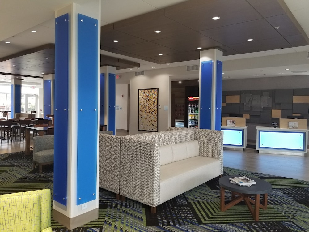Holiday Inn Express Suites Fort Mill 9/62