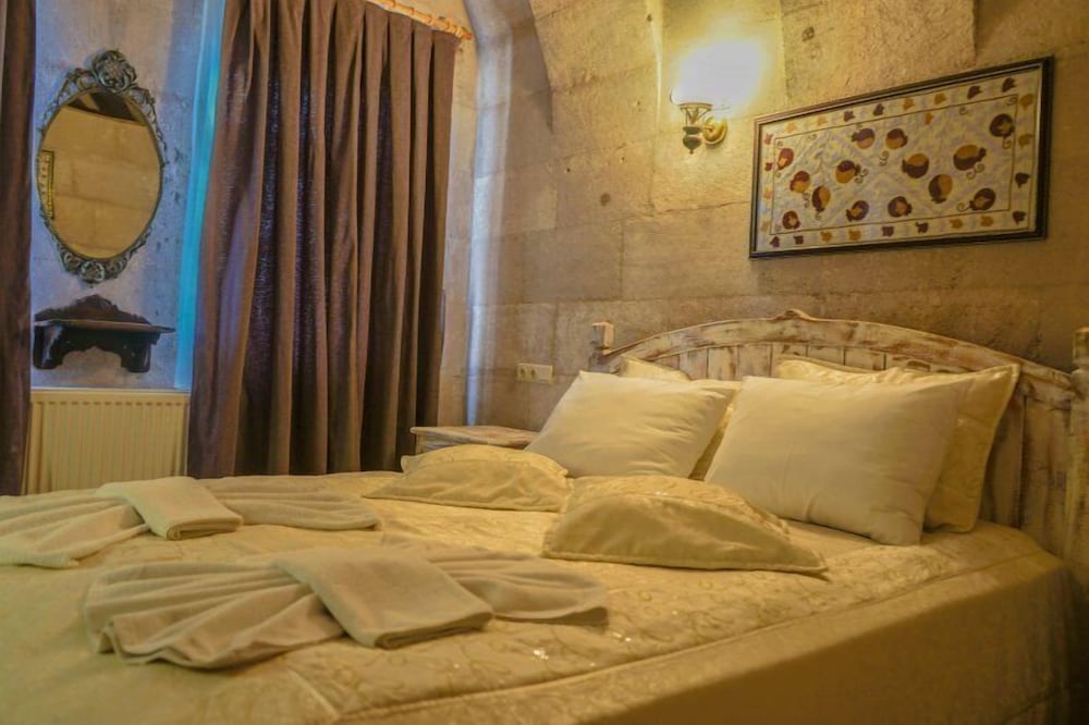 Valley Inn Cave Hotel 17/50
