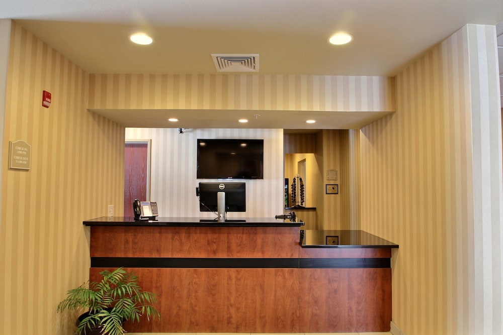 Cobblestone Inn & Suites -- Brillion, WI 2/40