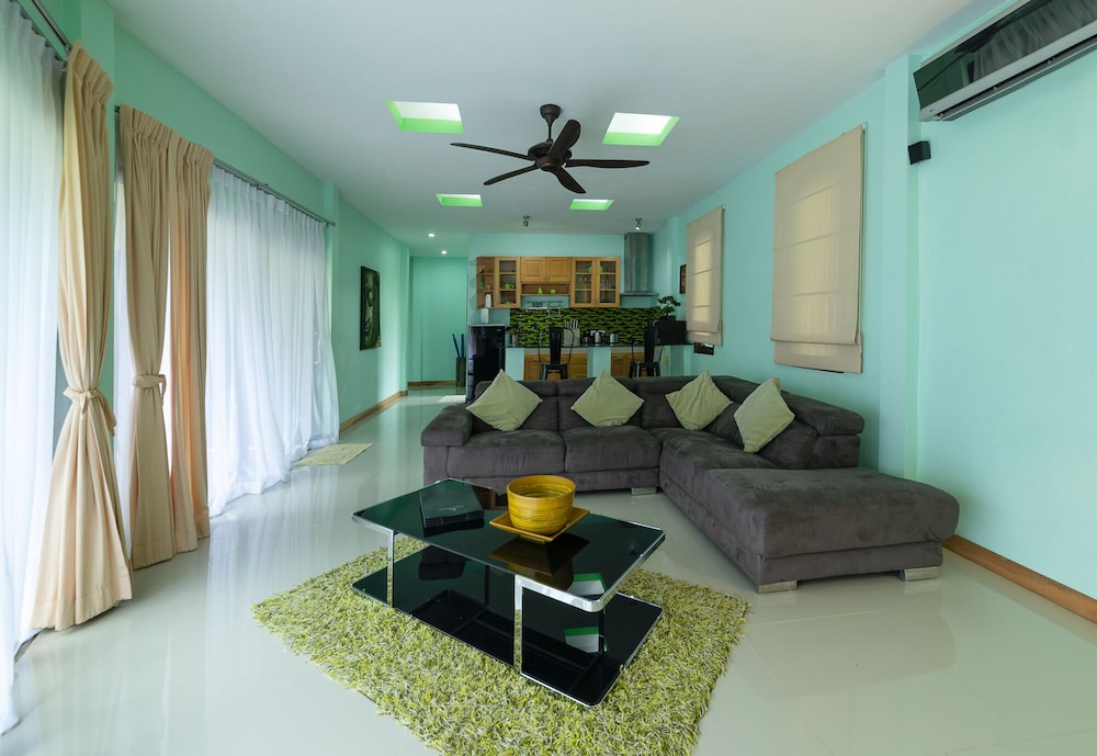 Phangan Beach Resort 48/68