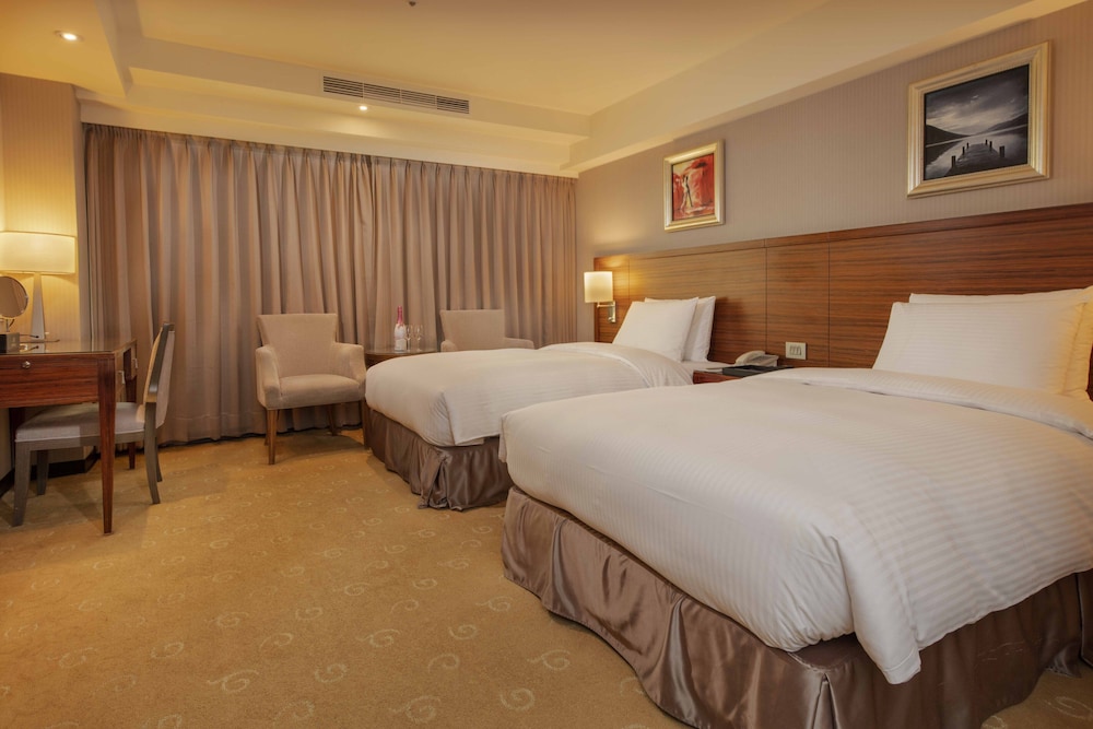 Interior, Superior, Twin Beds, Atrium View