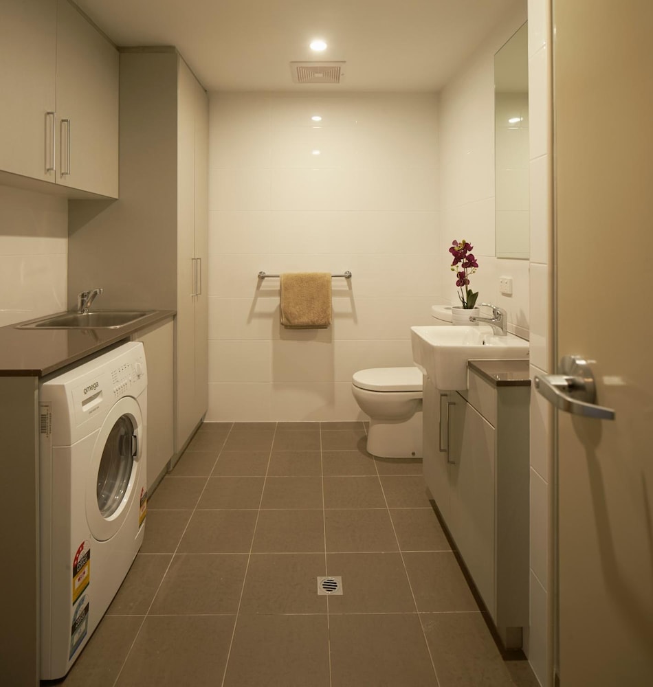 Baileys Serviced Apartments 22/76