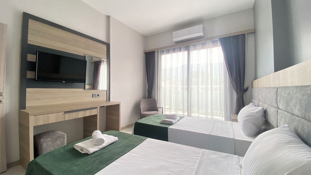 2 Bedrooms, Family, 1 Double and 3 Single Beds