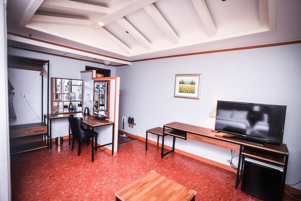Noblesse Hotel 29/50