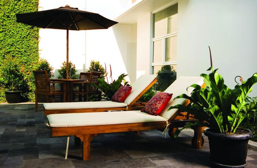 V Residence Kemang 22/34