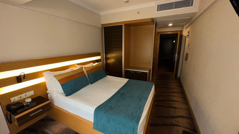 Ilayda Hotel 35/68