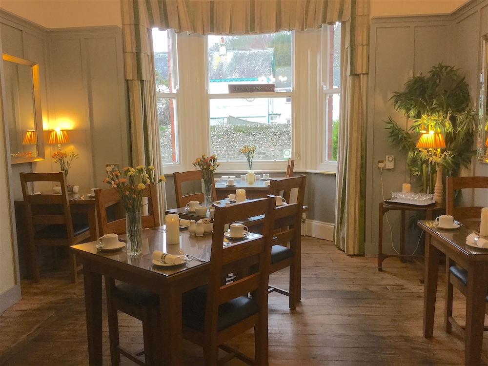 The Groveside Guest House 25/48