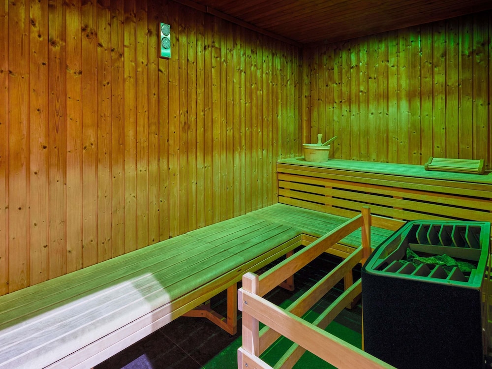 swimming pool spa