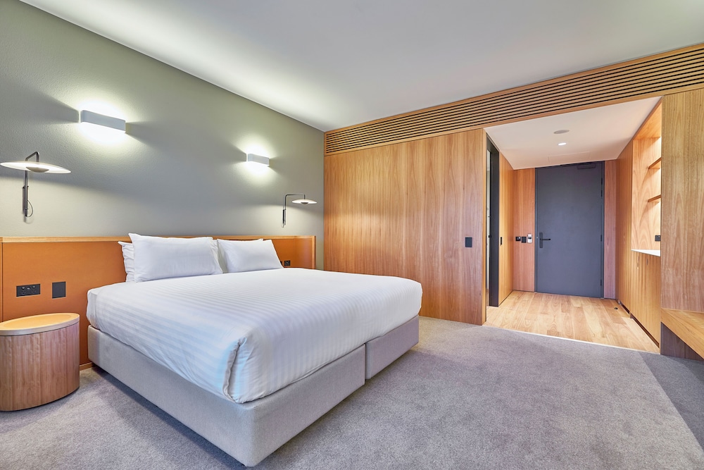 Wonil Hotel Perth - Handwritten Collection 19/64