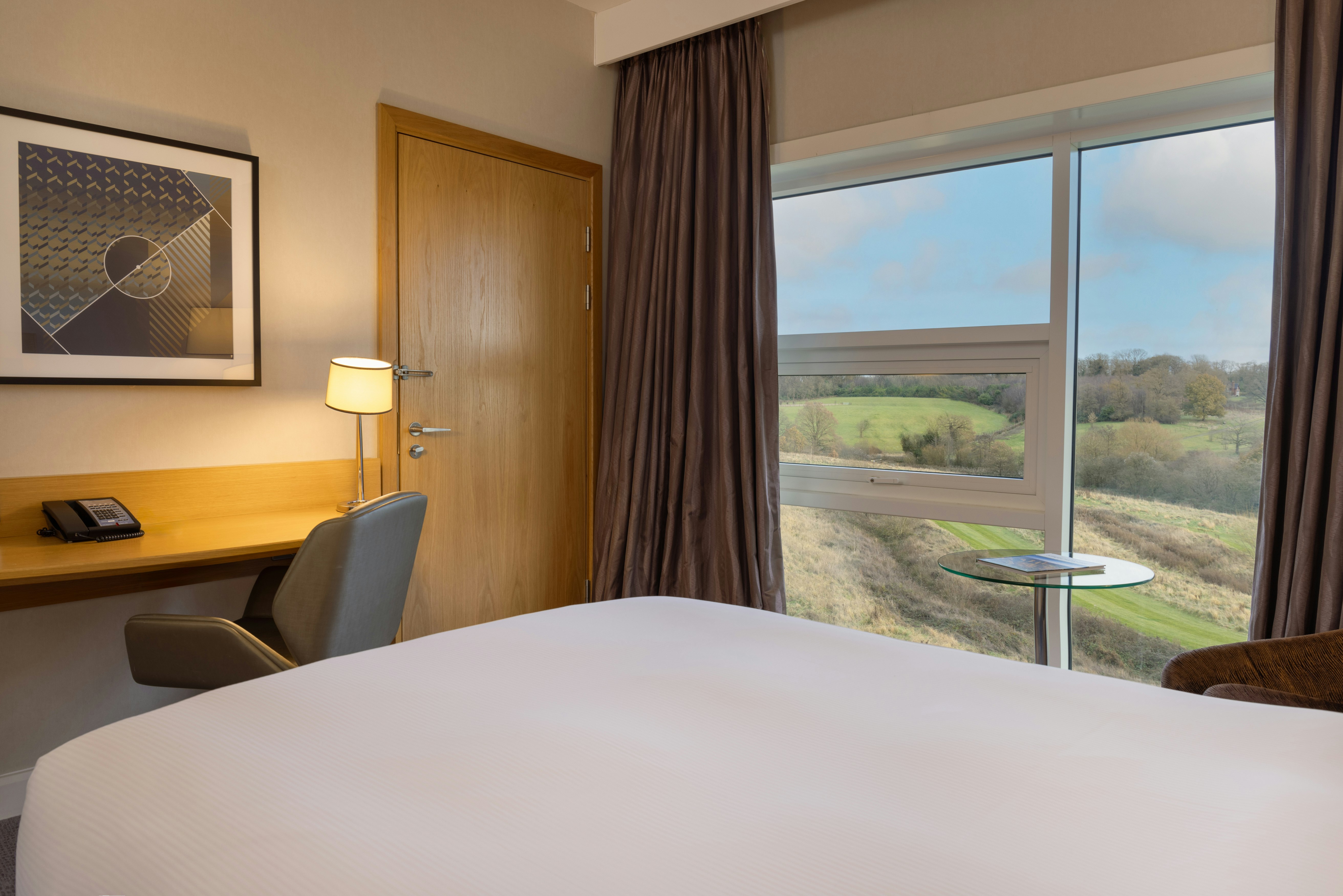 Deluxe, Twin Beds, Hilton At St Georges Park Burton upon Trent 2/7