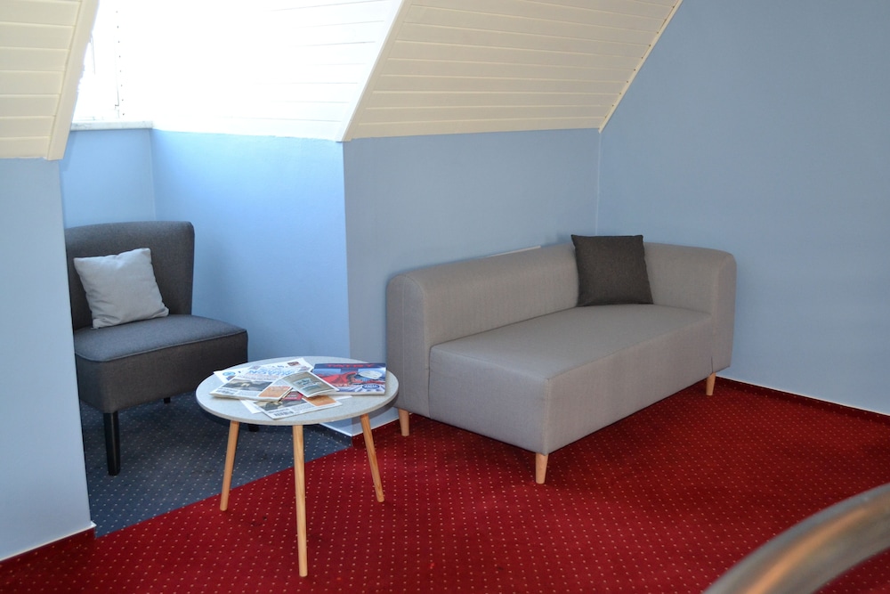 Greenwood Hotel 24/50