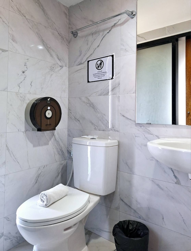 Journey Hostel Suratthani 52/56