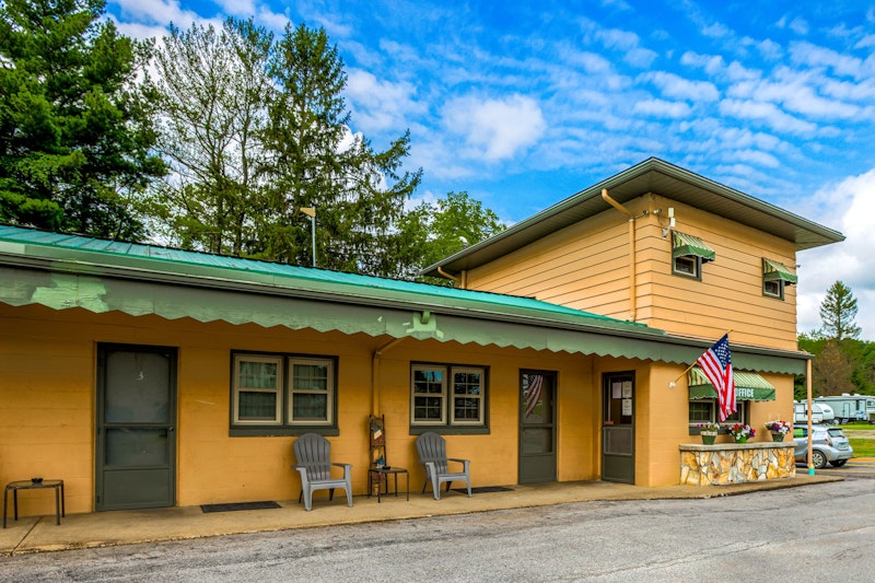 Cadiz Motel by OYO on route 250 in CADIZ - OH