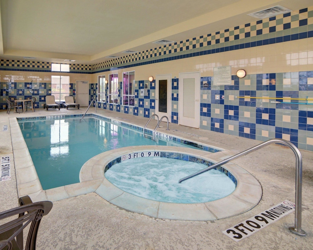 Comfort Inn Suites Near Lake Lewisville 3/43