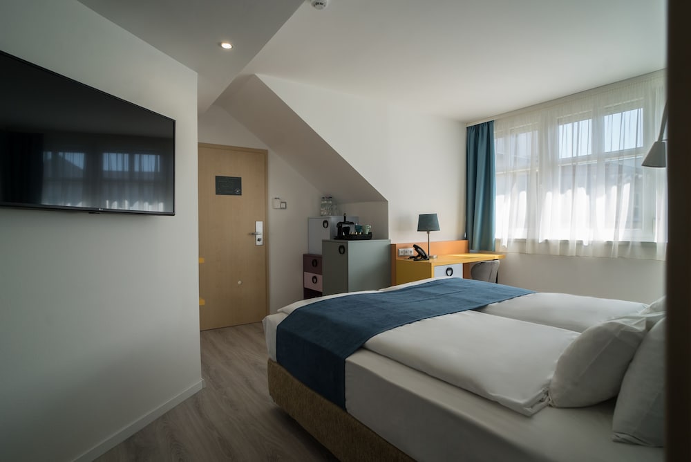 CIVITAS BOUTIQUE HOTEL 16/79