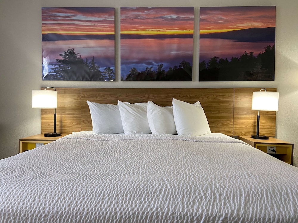 Days Inn by Wyndham Rawlins 23/64