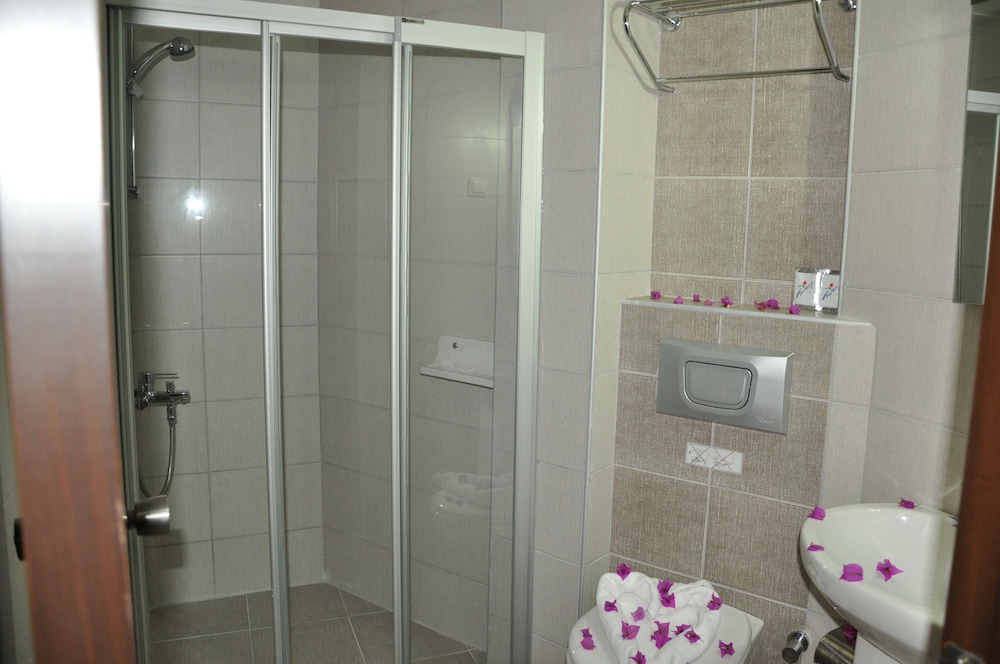 Kleopatra Celine Hotel 35/35