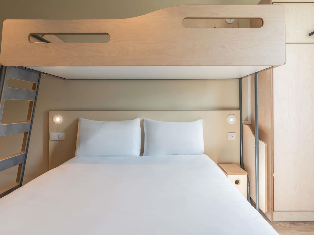 ibis budget Marne la Vallée Val d'Europe 24/58