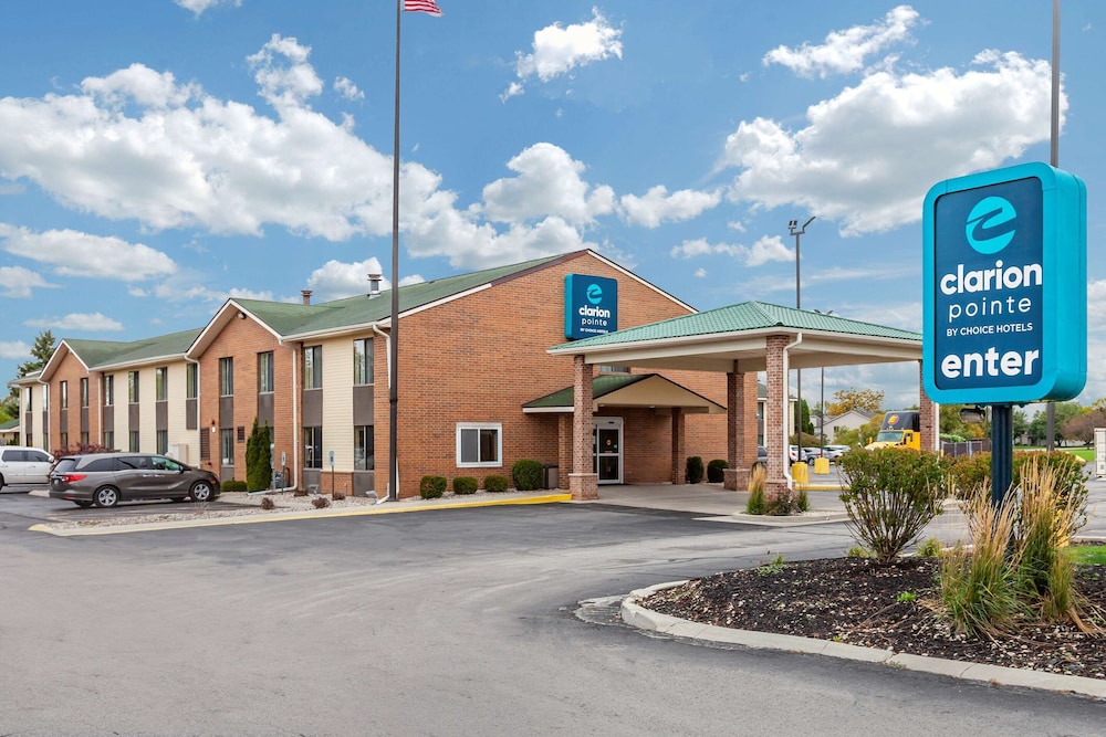 Clarion Pointe Racine - Mount Pleasant 30/36