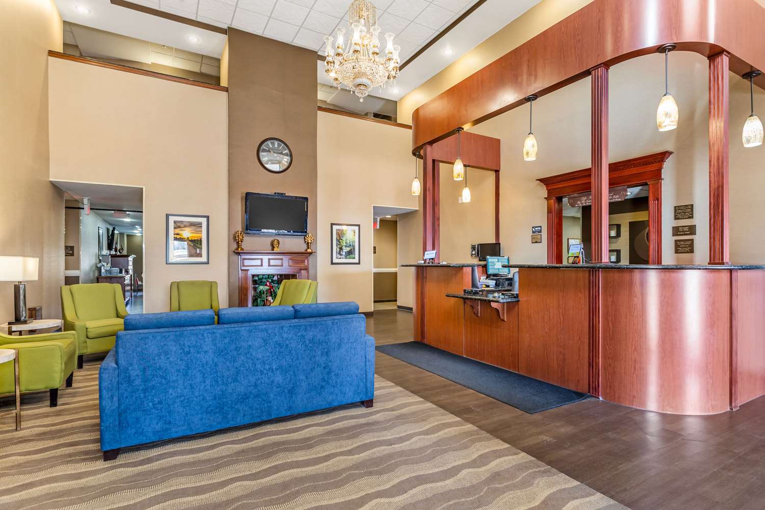 Comfort Suites South Point Huntington 4/43