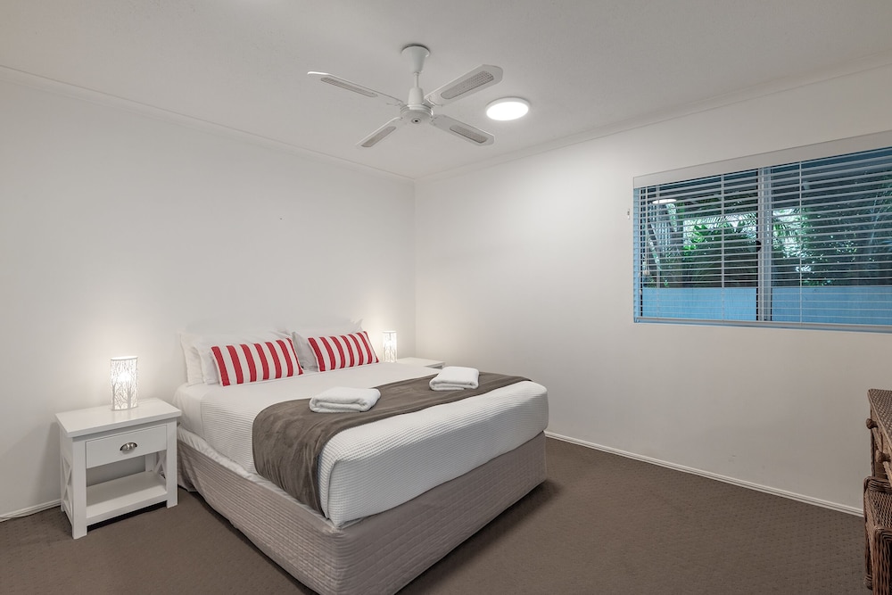 NOOSA OUTRIGGER BEACH RESORT 24/73