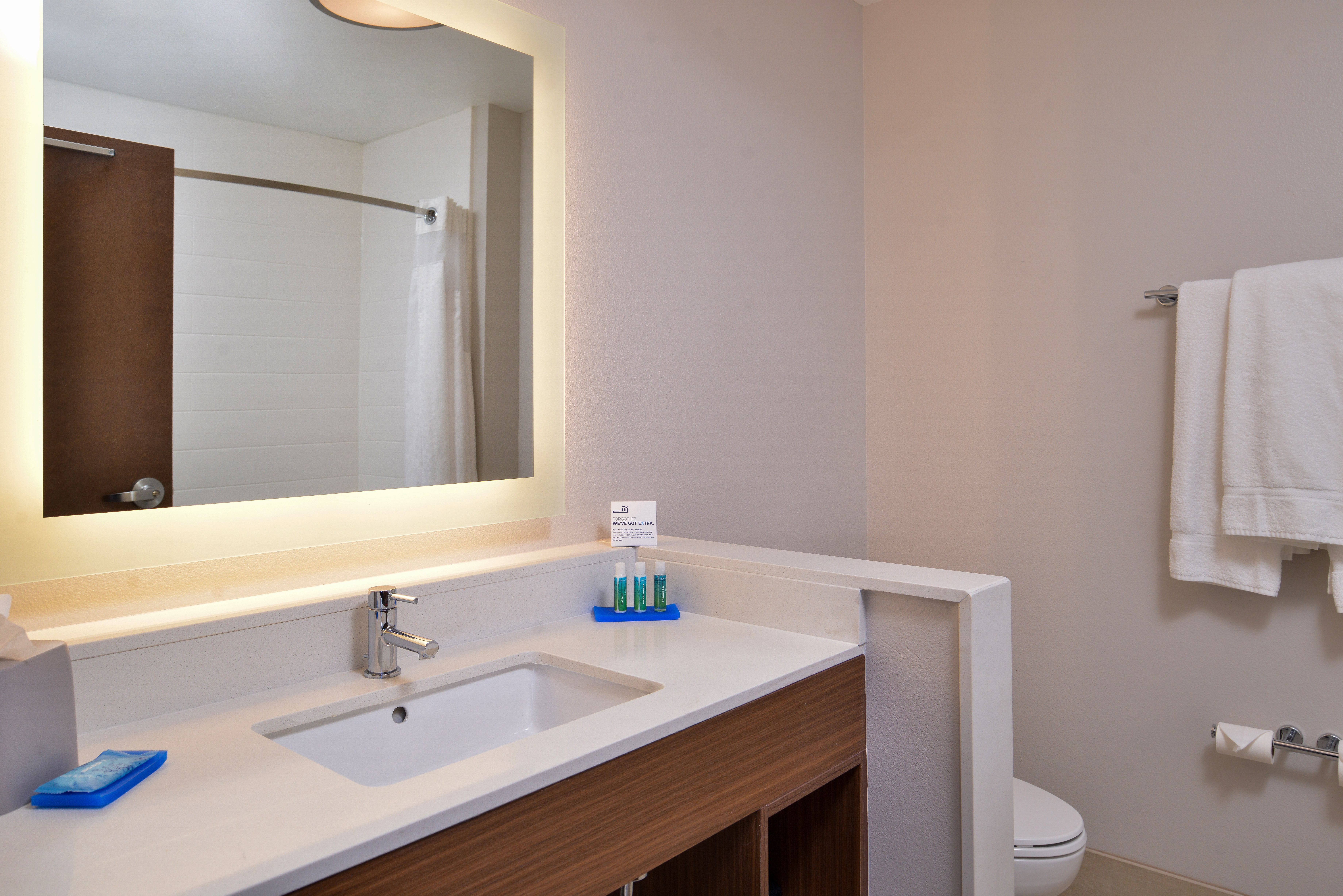 HOLIDAY INN EXPRESS & SUITES VAN HORN 62/65
