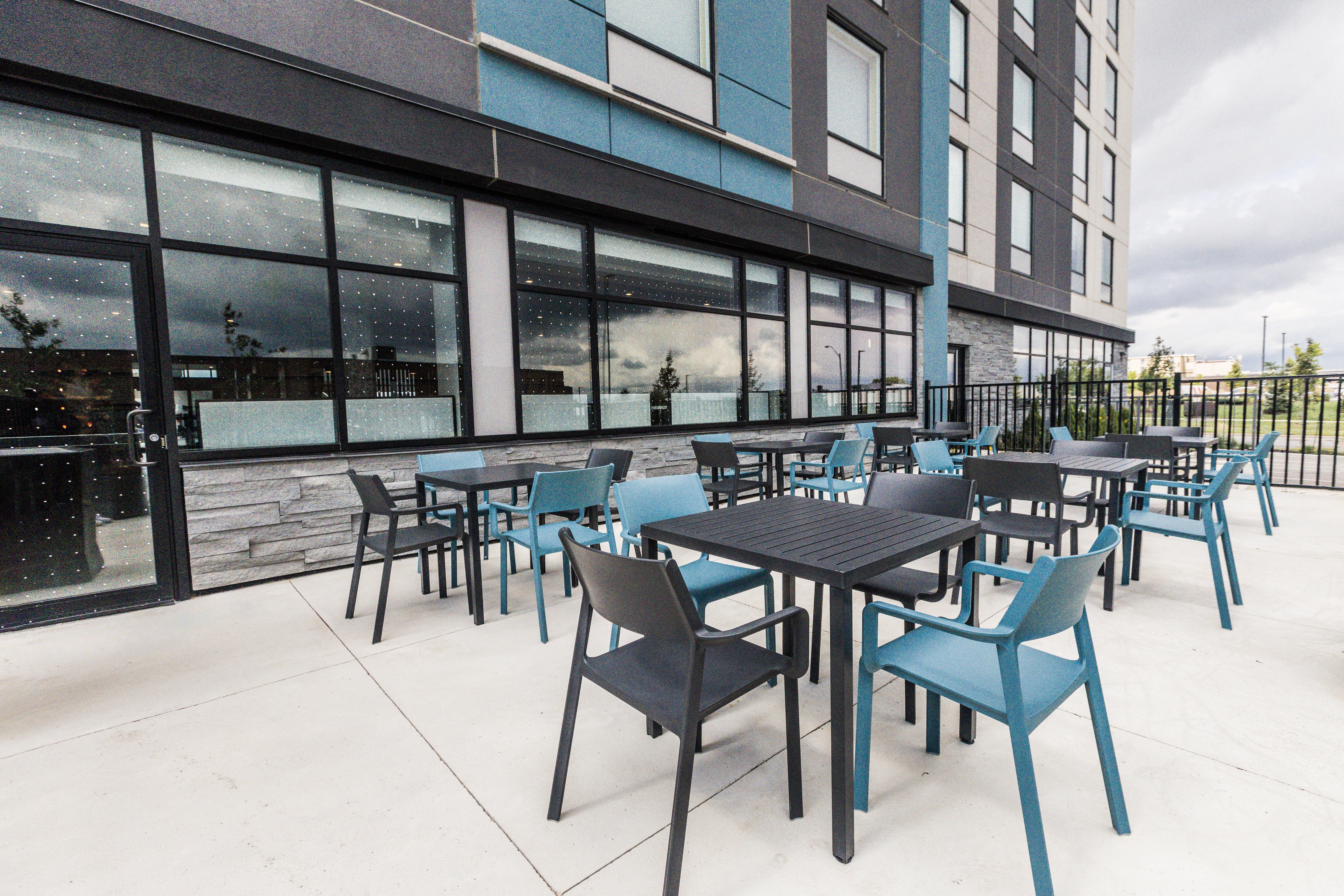 Holiday Inn Express & Suites Toronto Airport South 39/50