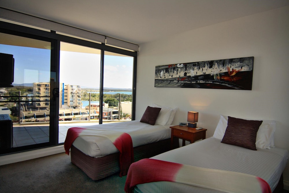 Sevan Apartments Forster 27/74