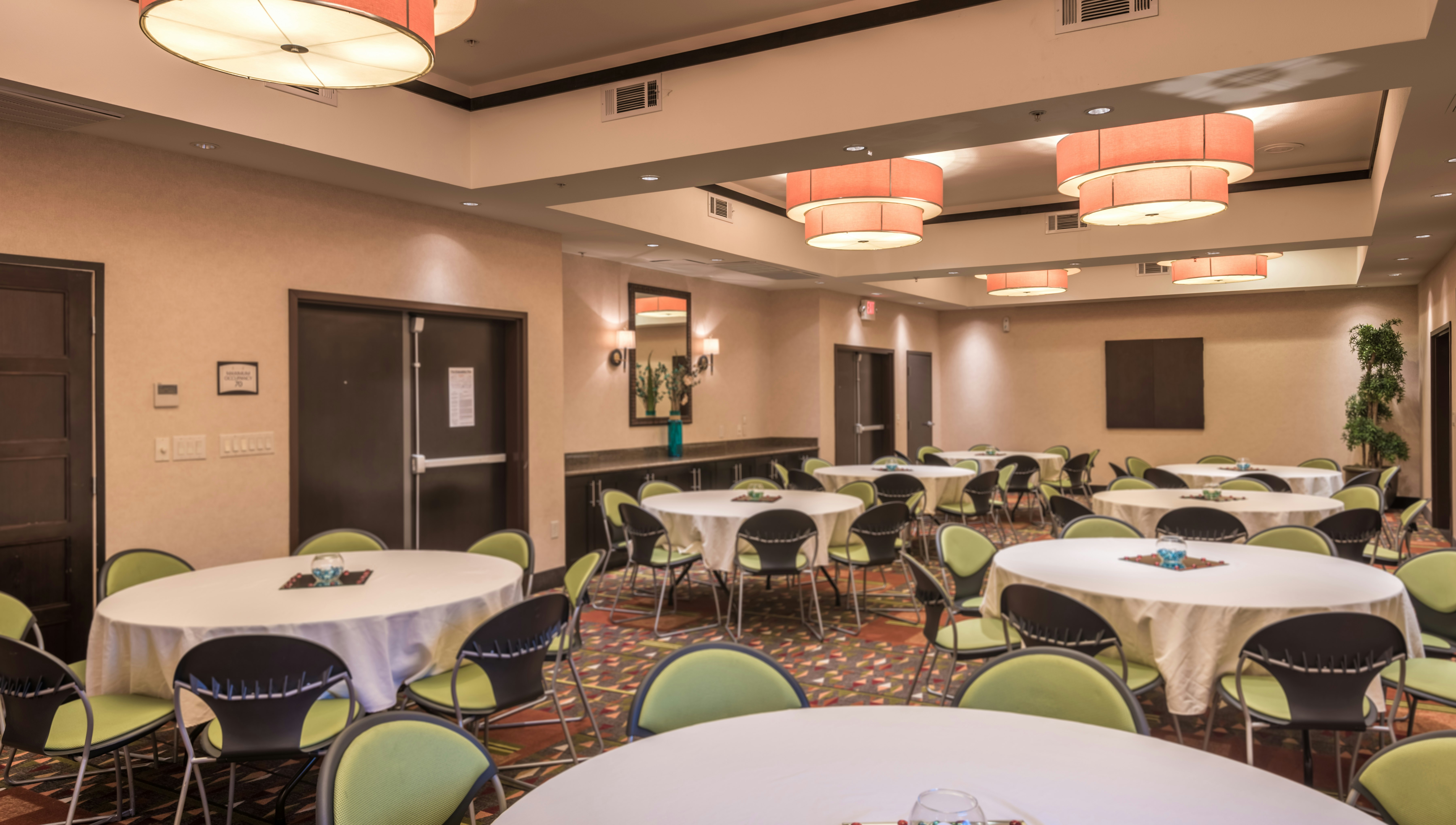 Staybridge Suites Dfw Airport North 67/75